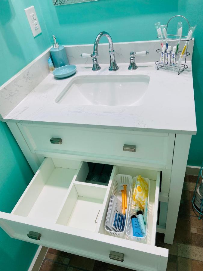Beautiful And Comfortable Rom Apt # 2 Tampa Dış mekan fotoğraf
